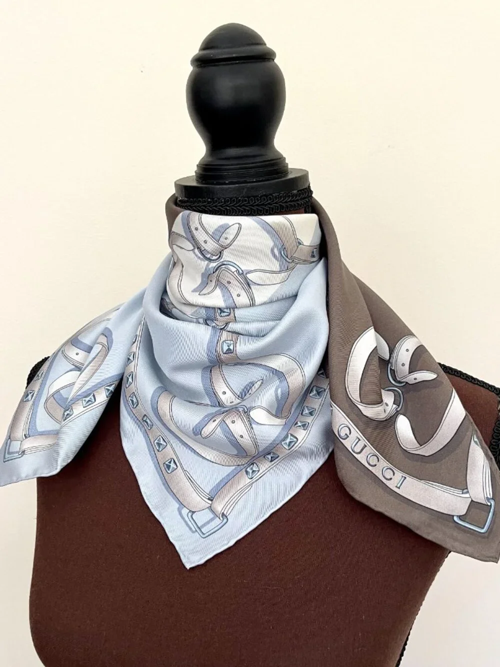 Display #2 NWT Gucci Color-Block Logo Silk Scarf